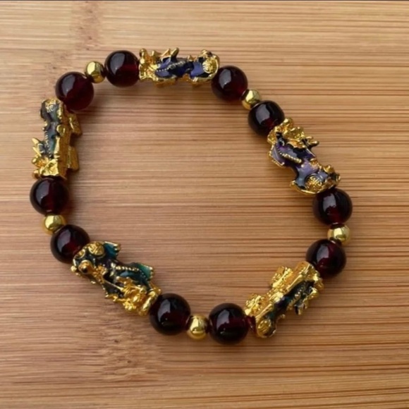 Garnet Wealth Pixiu Bracelet - Picture 1 of 7